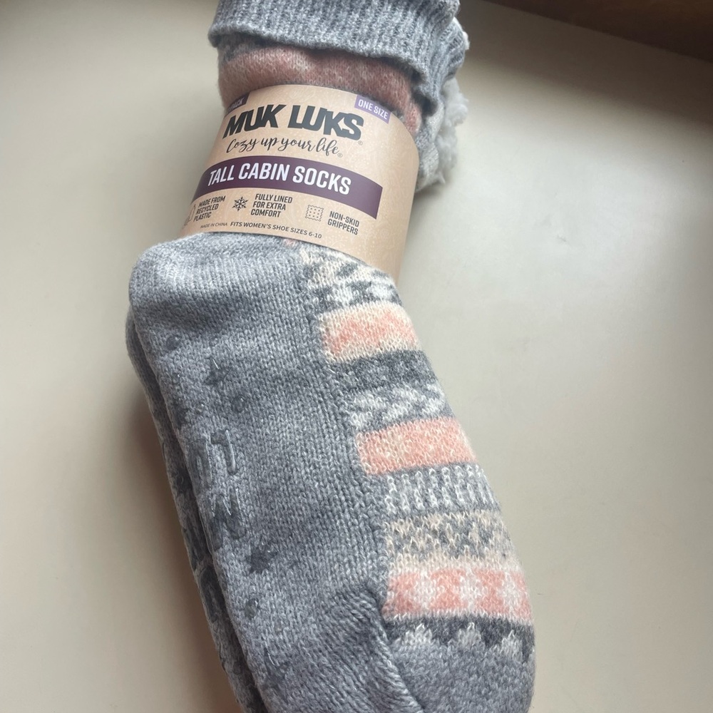Muk Luks Cozy Gray and Pink Cabin Socks